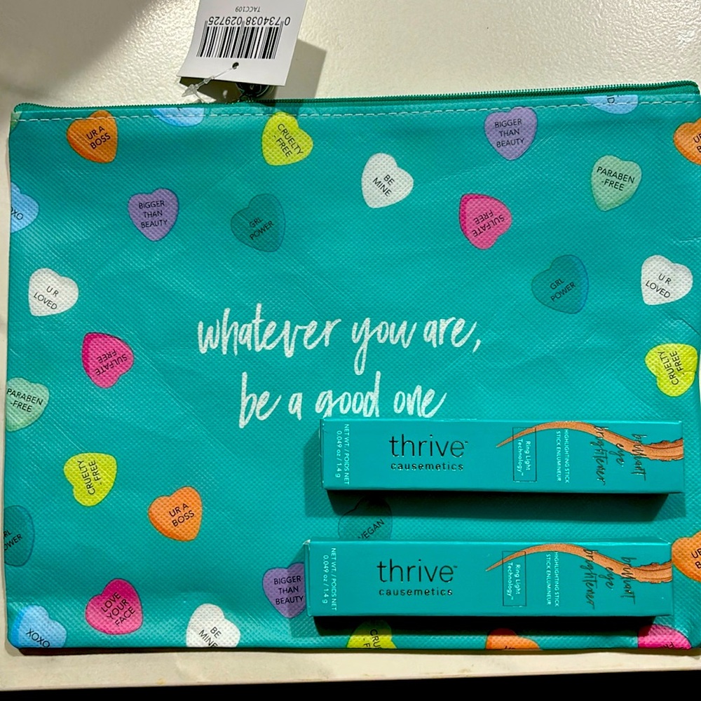 NIB- 2 Pili Brilliant Eye Brighteners